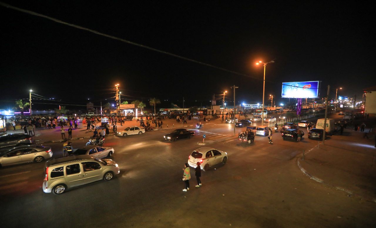 أجواء اصطياف المواطنين بغزة على شاطئ البحر وعمل أجهزة الداخلية في توفير الأجواء الملائمة