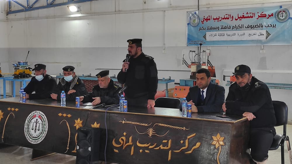 "الإصلاح والتأهيل" تُخرّج دورة "الحرف التأهيلية الثالثة" للنزلاء بخانيونس