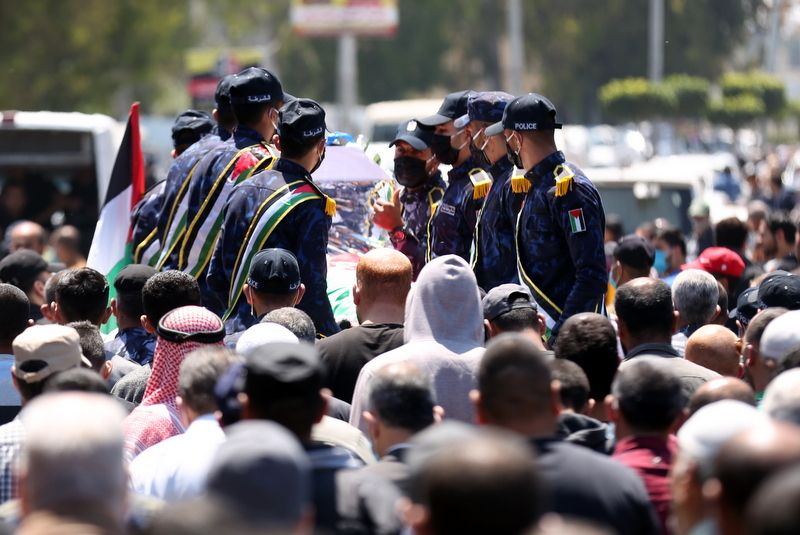 تشييع جثمان الوزير السابق "الكرد" بجنازة عسكرية