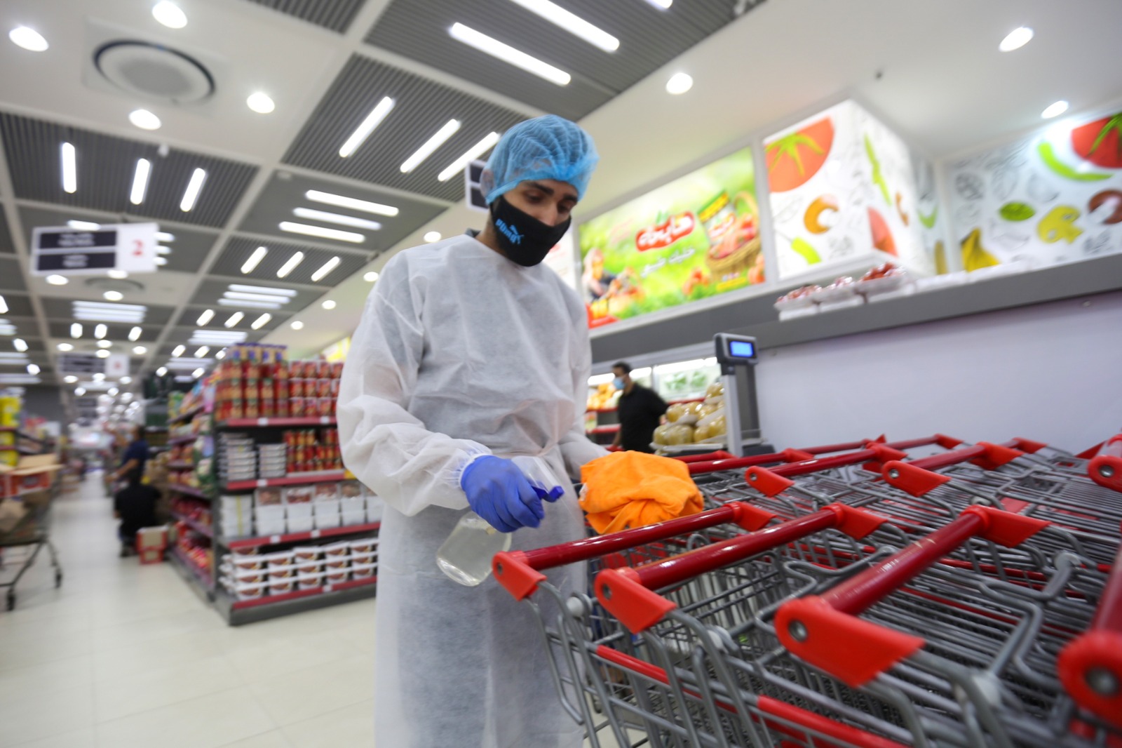 فتح المولات التجارية جزئياً في المناطق التي تشهد تخفيفاً للإجراءات