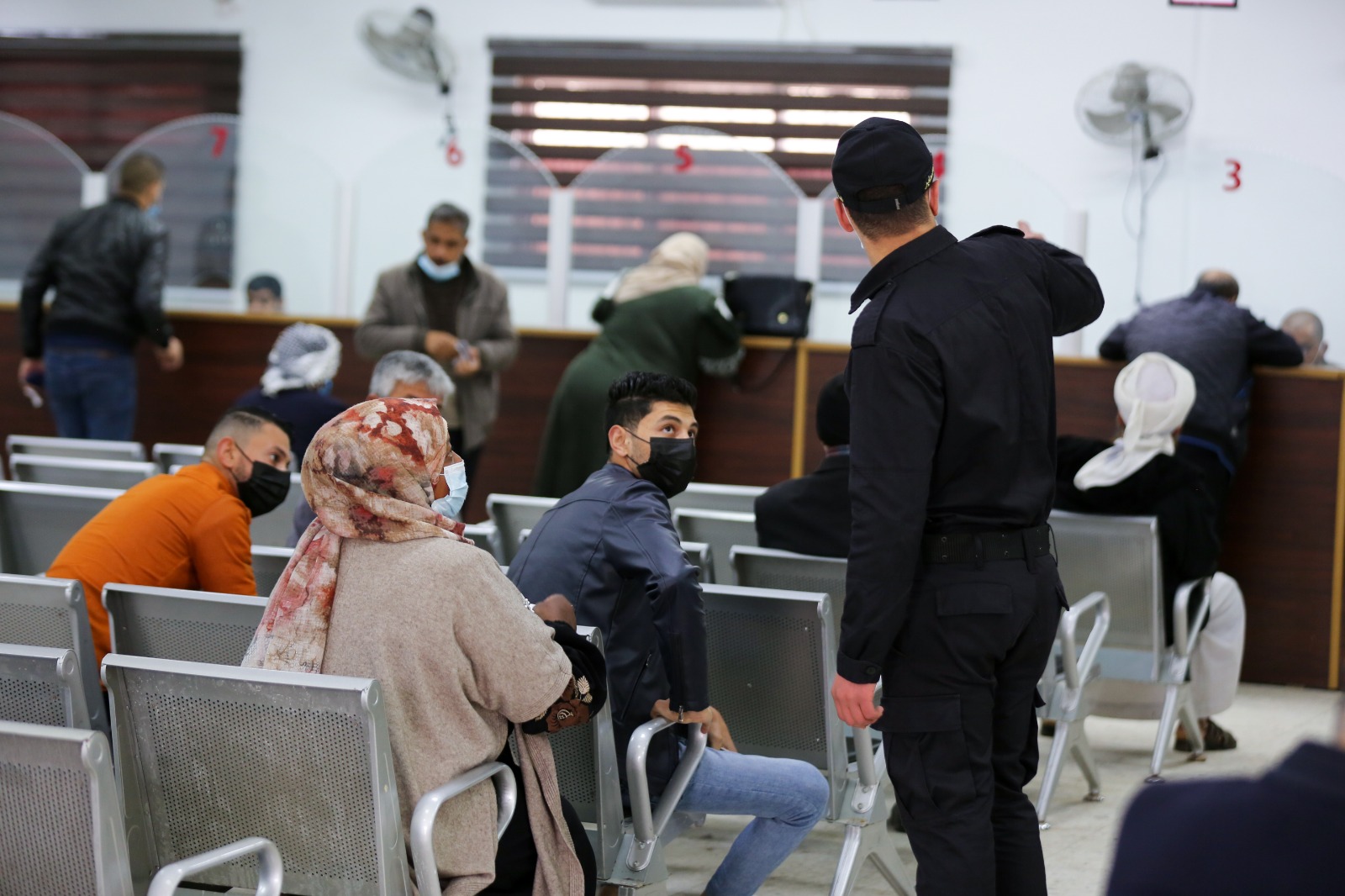 عمل أطقم مكتب التسجيل للسفر بالهيئة العامة للمعابر والحدود،