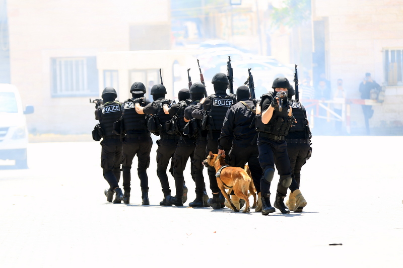 "كلية الرباط" تُخرج الفوج الثامن من بكالوريوس "القانون والشرطة"