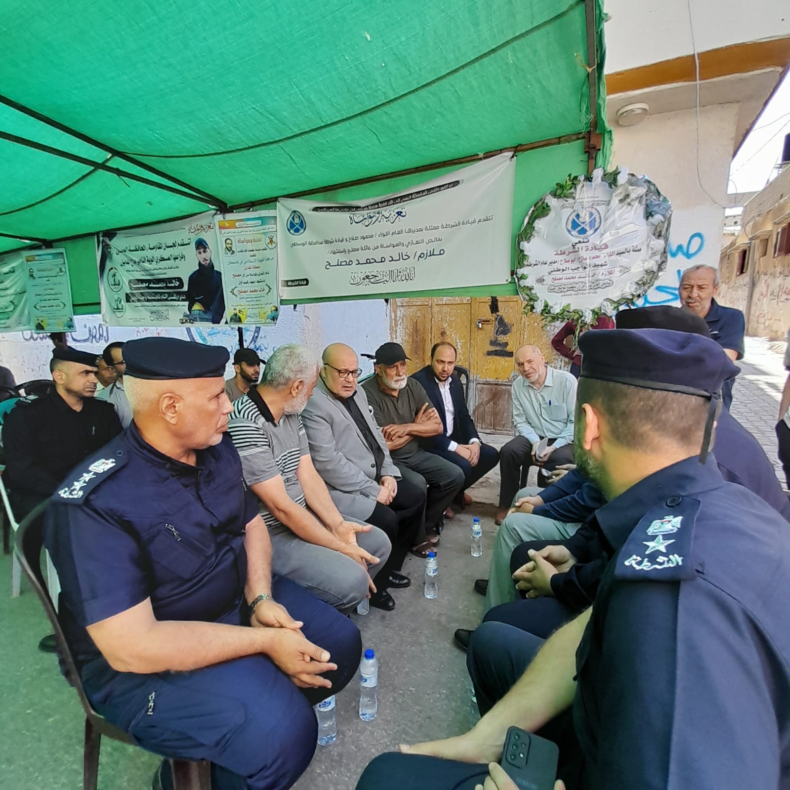 "الدعاليس" يُقدم واجب العزاء لذوي شهيد الواجب الوطني "خالد مصلح"