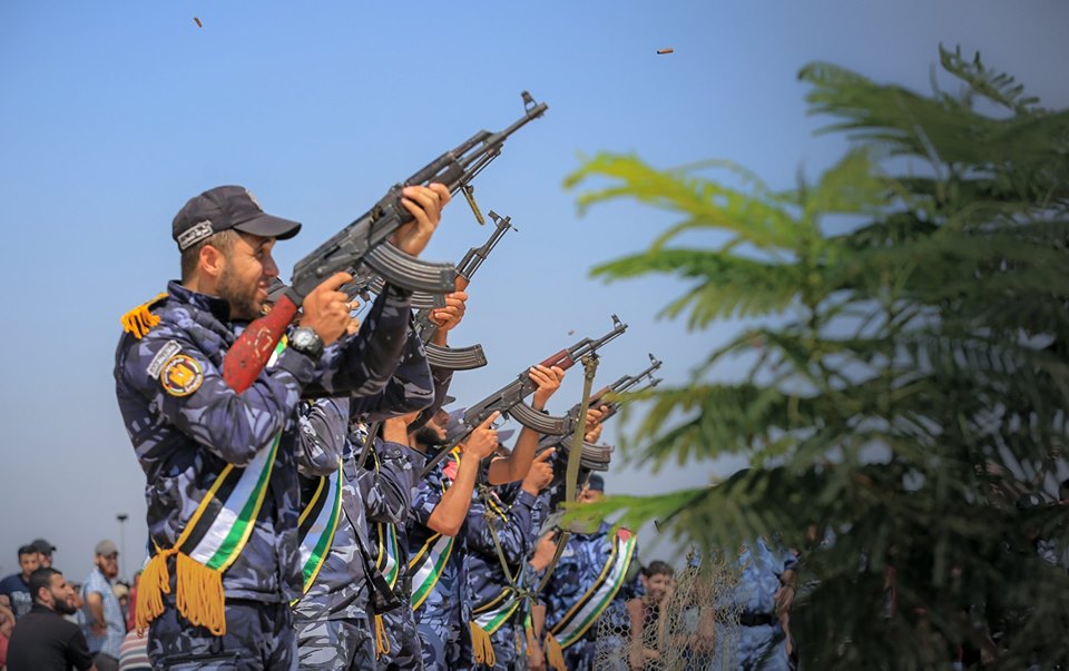 تشييع شهداء الواجب الذين ارتقوا في تفجير حاجزي الشرطة