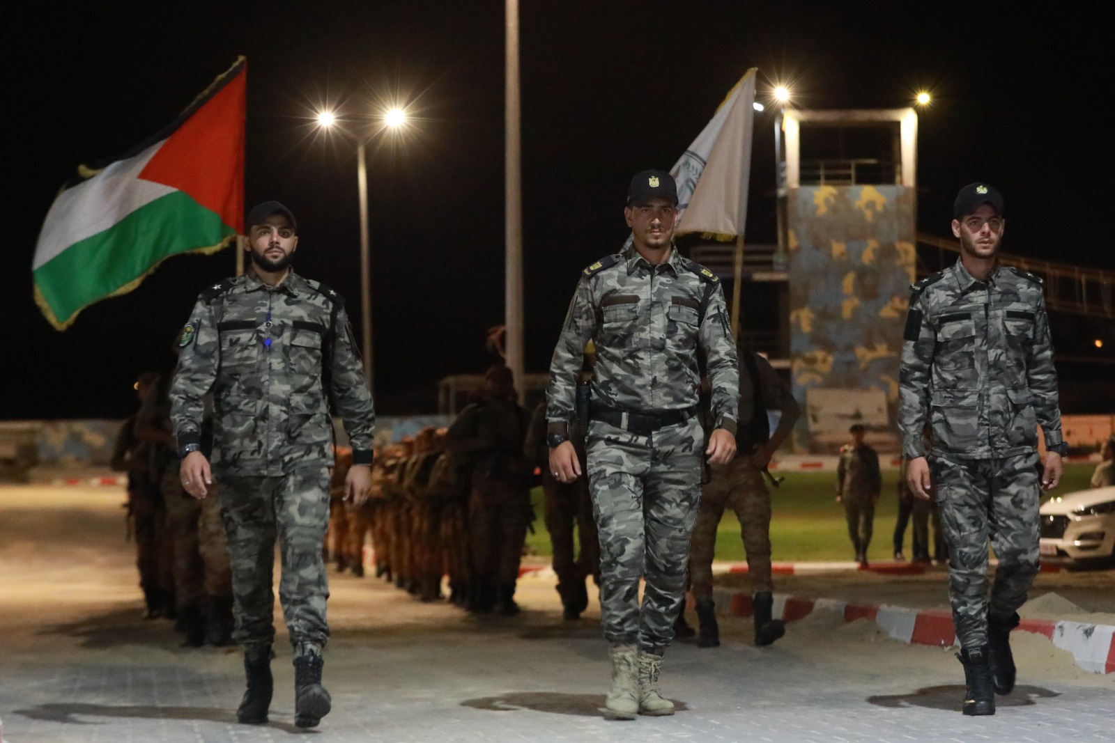 كلية الرباط الجامعية تنظم مسيرًا عسكريًا لدورة الصاعقة