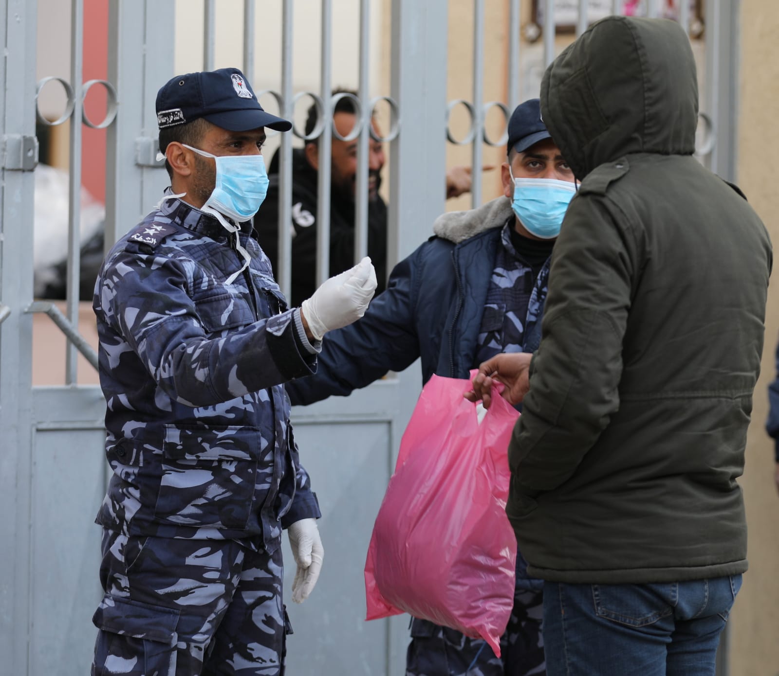 تأمين أجهزة وزارة الداخلية لمراكز الحجر الصحي الاحترازي في غزة