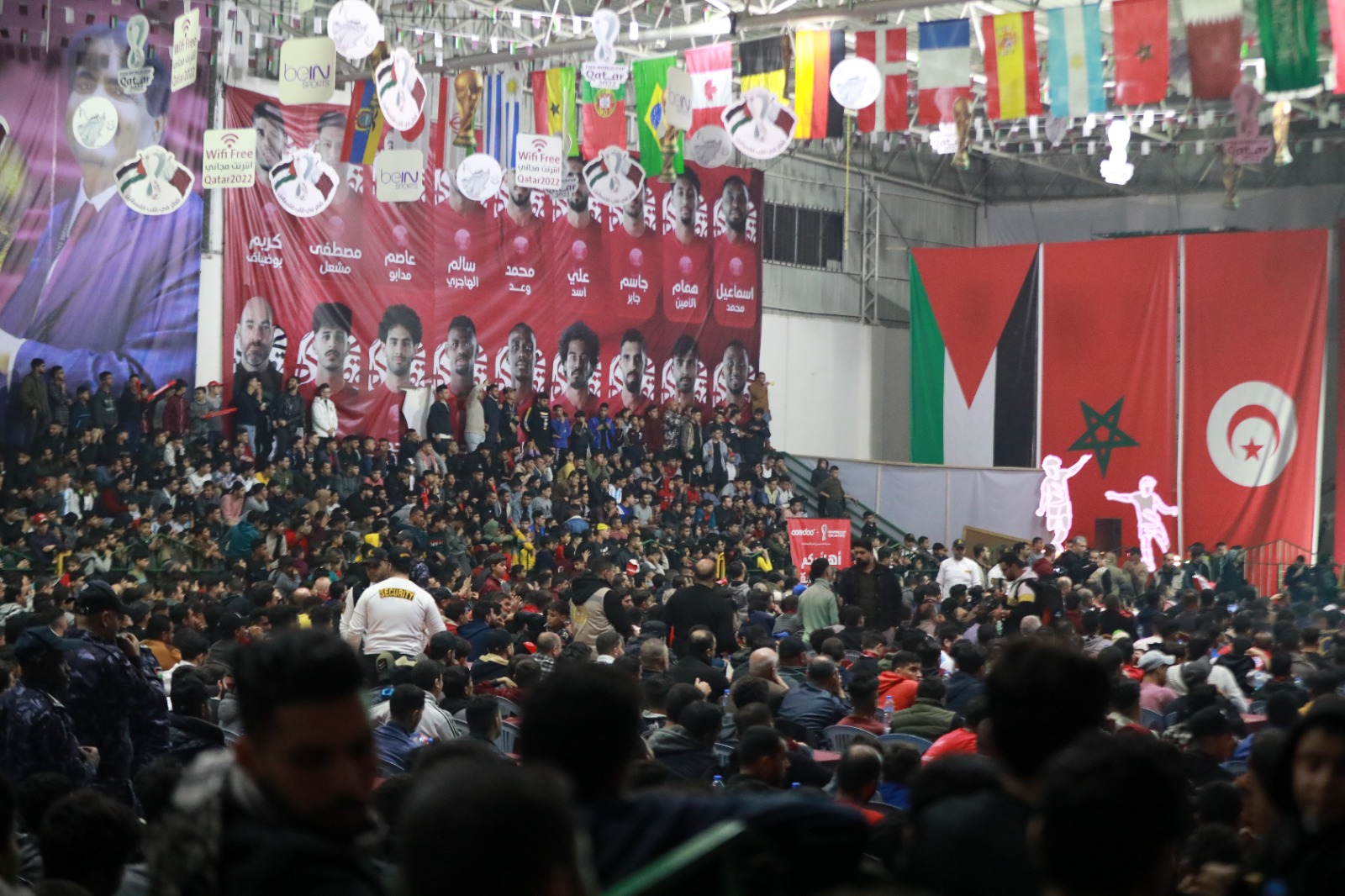 أجواء متابعة المواطنين في غزة مباراة نهائي كأس العالم - قطر 2022 مساء اليوم.