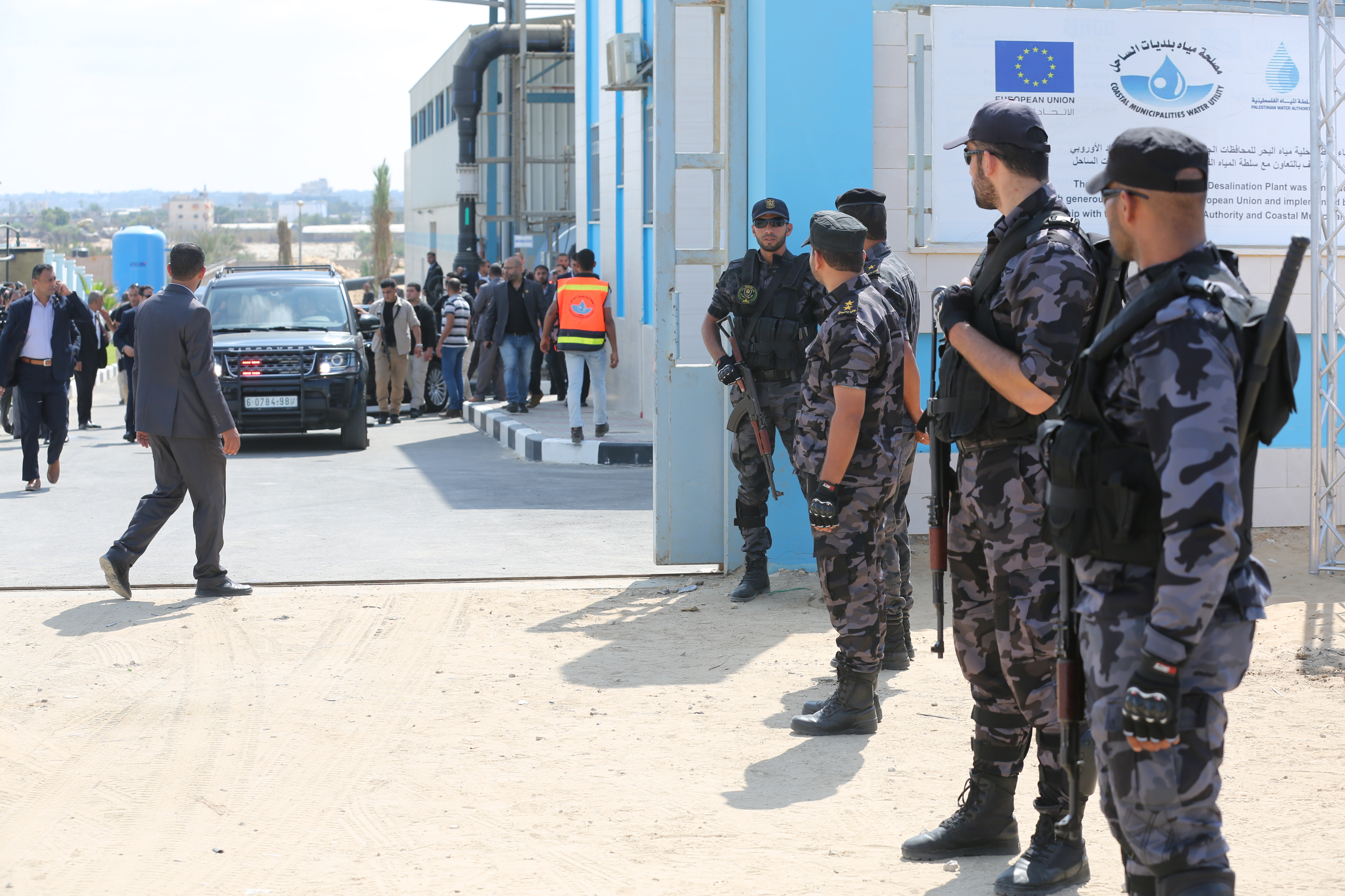 الأجهزة الأمنية تؤمن جولة رئيس الوزراء في غزة