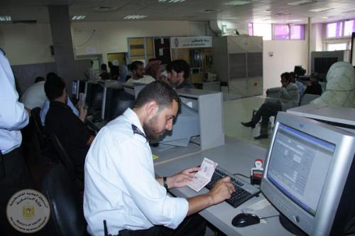 فتح معبر رفح يوم الاثنين 3-8 امام العالقين من الحا