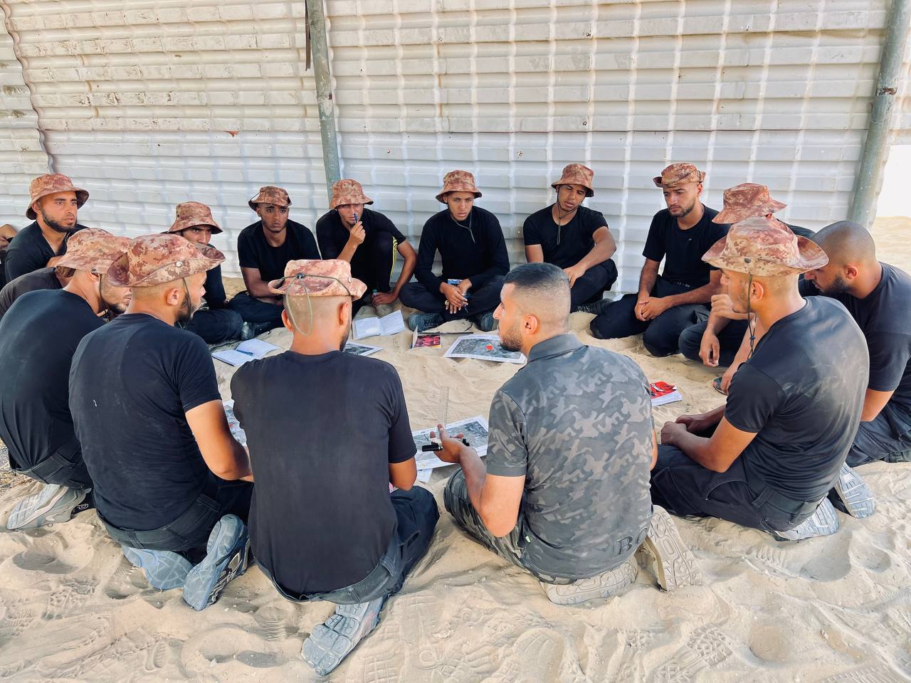 "مسير تكتيكي" لطلاب دورة الصاعقة بكلية الرباط الجامعية