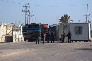 380 Truck Enter Gaza via Kerem Shaloum 