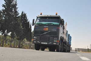 إدخال 650 شاحنة الأحد عبر معبر كرم أبو سالم