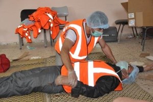 عقد الفحص العملي للمتقدمين لدورة الاسعاف الثامنة