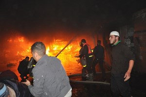 الدفاع المدني: وفاة طفلين إثر حريقٍ نشب بمنزلهما في مخيم الشاطئ 