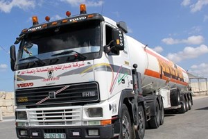 إدخال "470" شاحنة اليوم الأربعاء عبر معبر أبو سالم