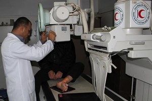 الخدمات الطبية العسكرية تحذر من انهيار خدماتها الصحية