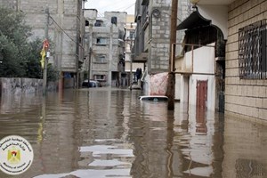 الدفاع المدني يناشد أصحاب البيوت الأرضية في منطقة النفق بإخلاء منازلهم