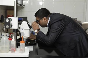 الأدلة الجنائية كشفت اللص من خط يده