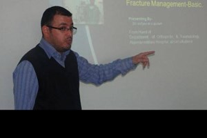 الخدمات الطبية تعقد يوماً علمياً عن كسور العظام  