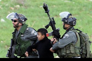 حقوق الإنسان تُطالب بحماية أطفال فلسطين وتقديم قادة الاحتلال للمحاكم الدولية