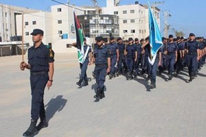 مسير عسكري لكلية الشرطة بذكرى يوم الأسير