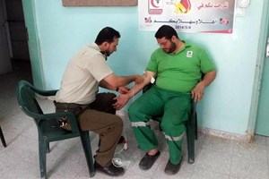 الخدمات الطبية تنظم حملة للتبرع بالدم برفح