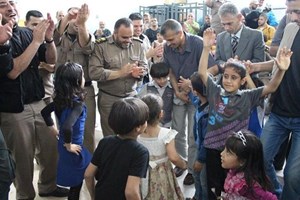 بالصور...الإصلاح والتأهيل تُنظم حفلاً ترفيهياً للنزلاء وذويهم