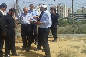 الشرطة تساعد أهلي أبراج الندى في حل مشكلة مكب النفايات 