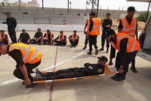 الخدمات الطبية تعقد دورة في الإسعاف لمركز التدريب المهني