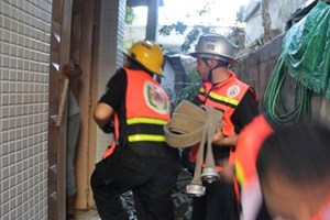 الدفاع المدني يخمد حريقاً بشقة سكنية شمال غزة