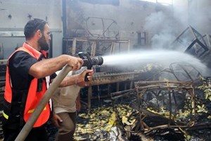 الدفاع المدني يخمد حريقاً في روضة أطفال ببيت حانون