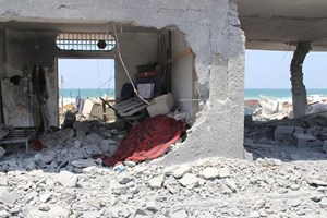 MOI Cameraman takes photographs show brutality of Israeli aggression in eastern Khanyounis