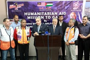 وفد حكومي ماليزي يصل غزة عبر معبر رفح