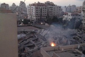 الاحتلال يدمر برج الظافر "4" بالكامل