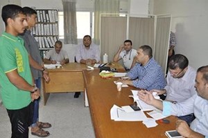 الخدمات الطبية تجري الفحوصات الطبية لطلاب كلية الرباط الجامعية