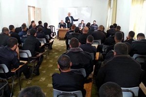 توجيه غزة يُنظم محاضرة سياسية لجهاز الأمن والحماية