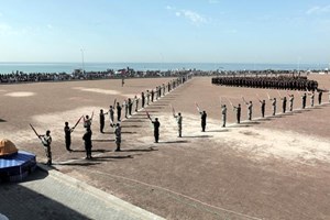 "ميناء غزة"... لوحة فنية بأجساد فرسان الداخلية