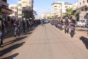 صور... مسير عسكري لقوات شرطة التدخل وحفظ النظام بمدينة غزة