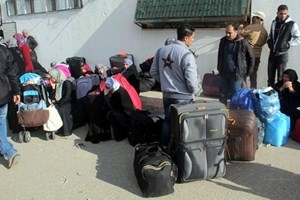 مغادرة 630 مسافراً من الحالات الإنسانية عبر معبر رفح الأحد