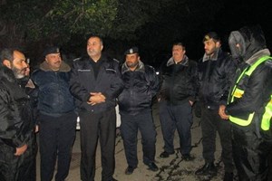 قيادة شرطة غزة تتفقد كوادر الشرطة المنتشرة على الحواجز الليلية