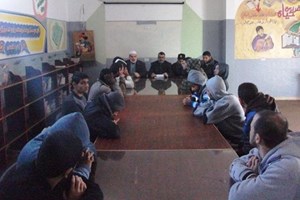 توجيه الوسطى يفتتح مشروع محو الأمية لنزلاء مركز إصلاح المحافظة