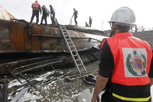  أطقمه بغزة ترفع راية صمود وتضحية