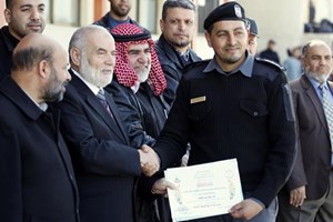 صور..التوجيه السياسي يحتفل بتخريج كوكبة من ضباط دورات أحكام التلاوة والتجويد