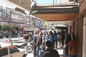 أطقم الدفاع المدني تسيطر على حريق "مطعم العمدة" بدير البلح