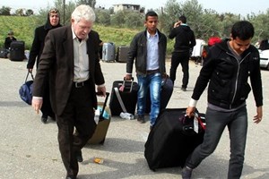 وصول "507" مسافرين عالقين إلى غزة عبر معبر رفح