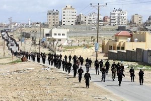 مديرية التدريب تُنظم مسيراً عسكرياً بغزة