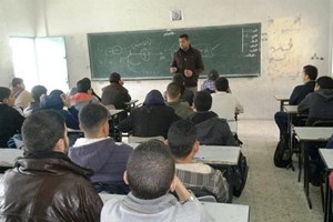 التوجيه السياسي يلقي مئات المحاضرات الأمنية والفكرية للطلبة