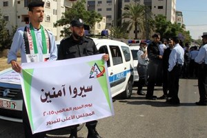 مسير سيارات وأنشطة إرشادية تزامناً مع اليوم العالمي للمرور بغزة