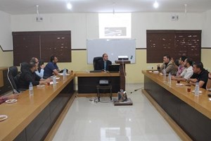 مركز التدريب الإعلامي يفتتح دورة "الإعداد والتقديم الإذاعي"