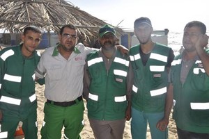 الخدمات الطبية تنشر عدة نقاط إسعافية على شاطئ البحر 